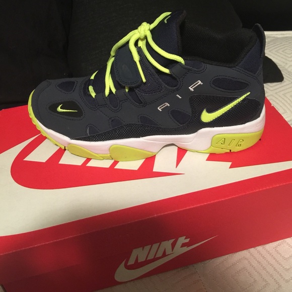 Nike Air Turf Raider