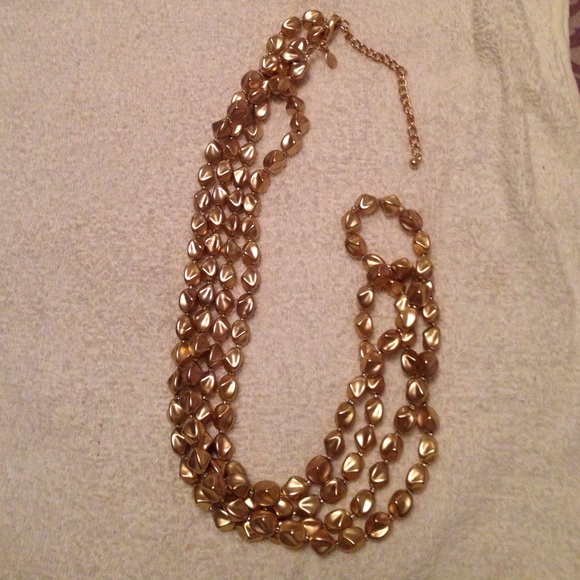 Necklace in gold