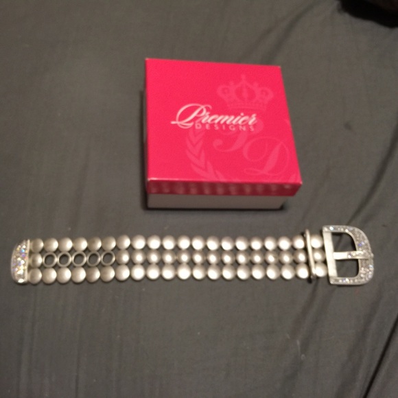 Premier Designs Jewelry - NIB Belt Buckle Bracelet