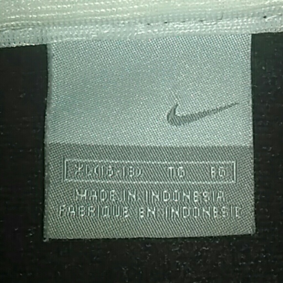 Nike jacket - Picture 3 of 3