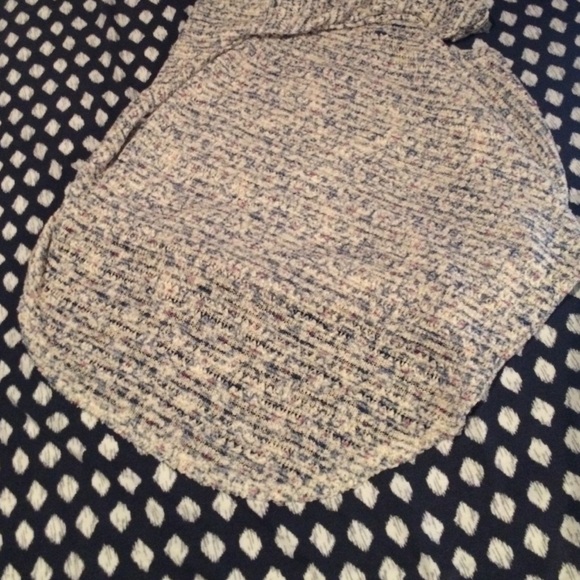 Top - Picture 2 of 3