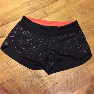 Lululemon speed short black cheetah 6