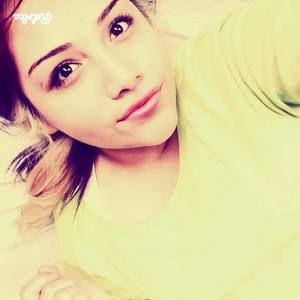 Meet your Posher, Edith