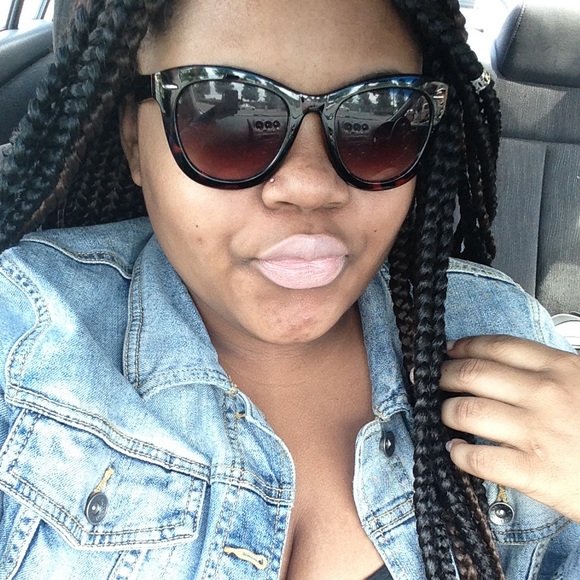 Meet your Posher, Zahria