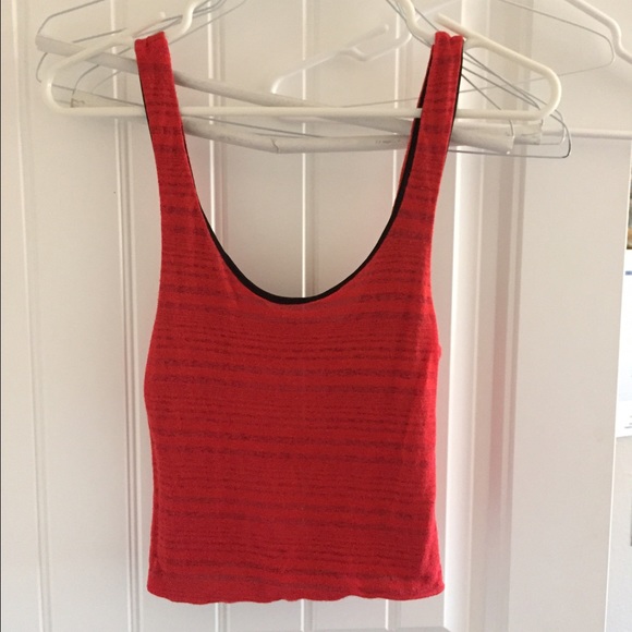URBAN OUTFITTERS crop top