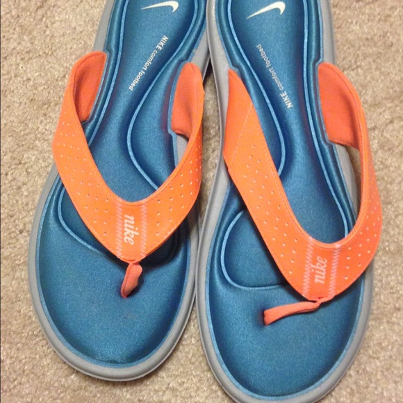 Nike comfort footbed memory foam flip flops.