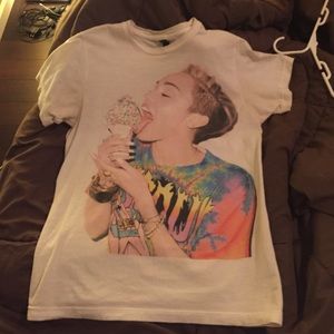 Miley Cyrus shirt