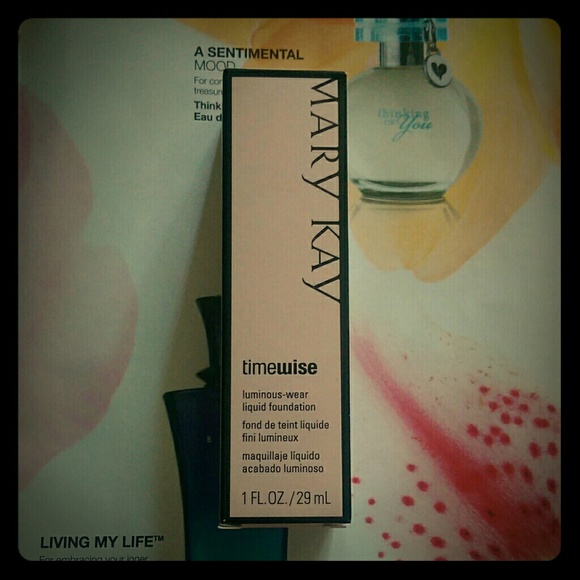 Ivory 4 - Luminous-Wear Liquid Foundation