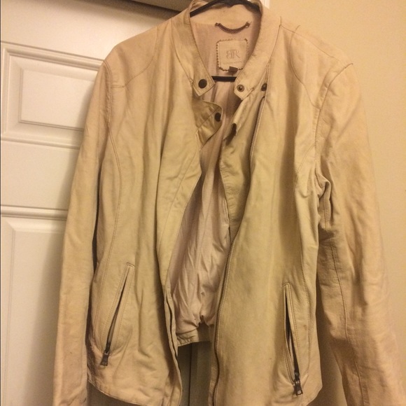 Soft leather BANANA Republic cream coat