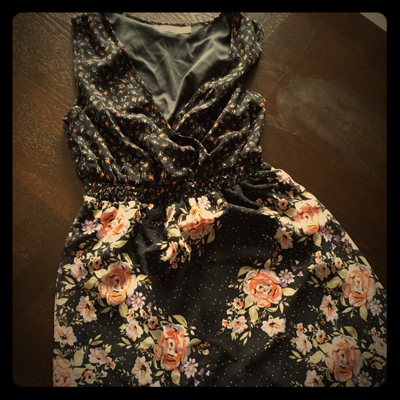 Urban Outfitter dress Sz Medium flower dress