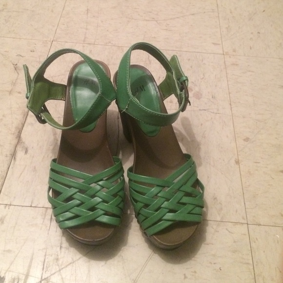 Block heel stripe heel