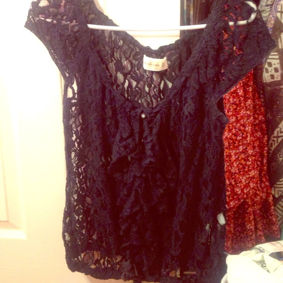 Beautiful lace top - Picture 1 of 1