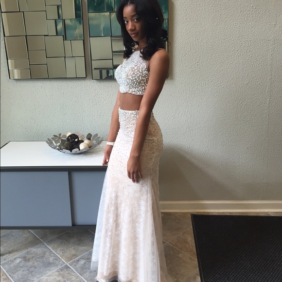 PROM DRESS - Picture 4 of 4