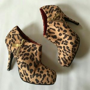 Christian Siriano Ankle Boots