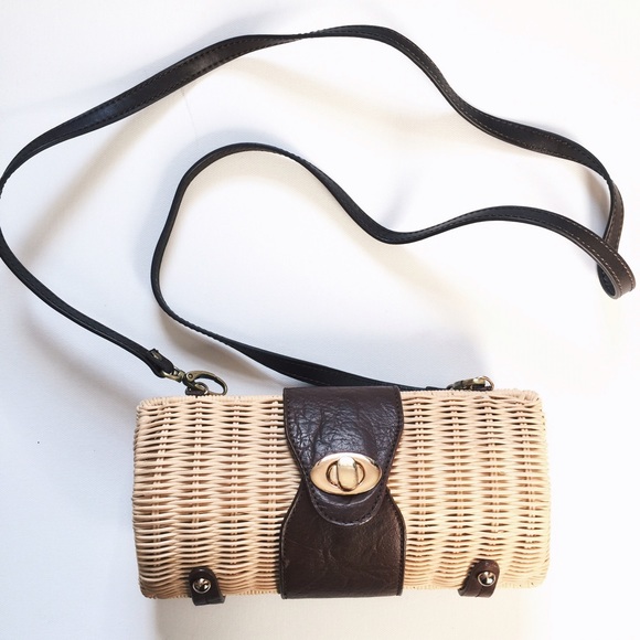 Braided clutch with leather details