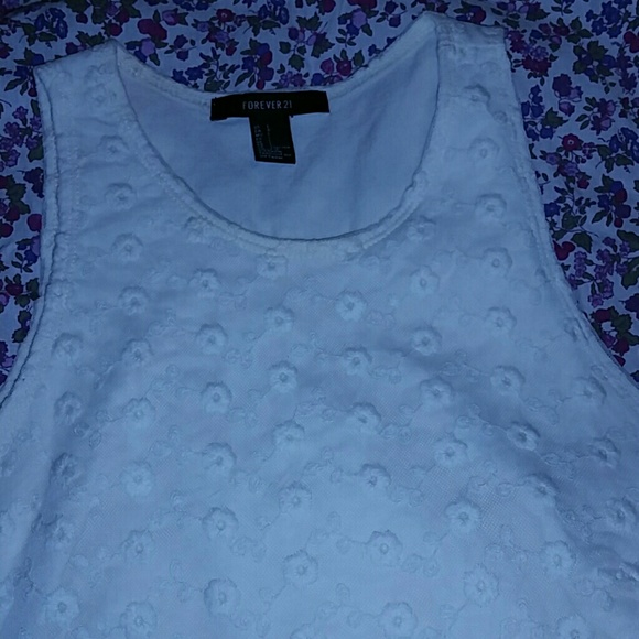Crop top - Picture 2 of 3