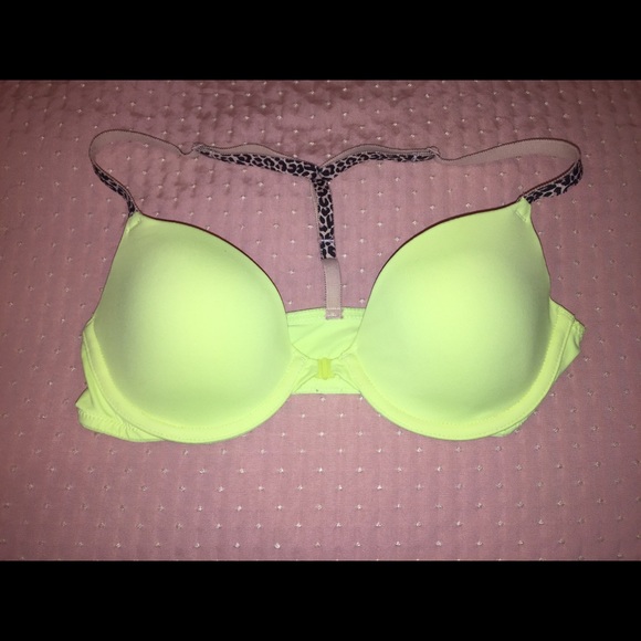 VS Limited edition neon yellow frontclose T-strap