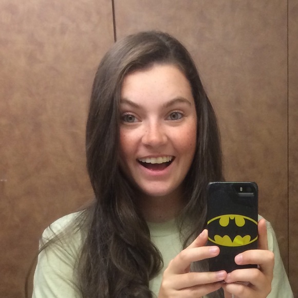 Meet your Posher, Hailey - Picture 1 of 2