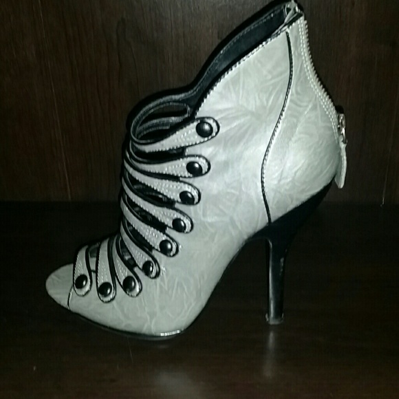 Beautiful Gray Booties!