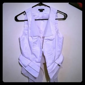 🍃💕💛Cute Stylish and Dressy White Vest💛💕🍃