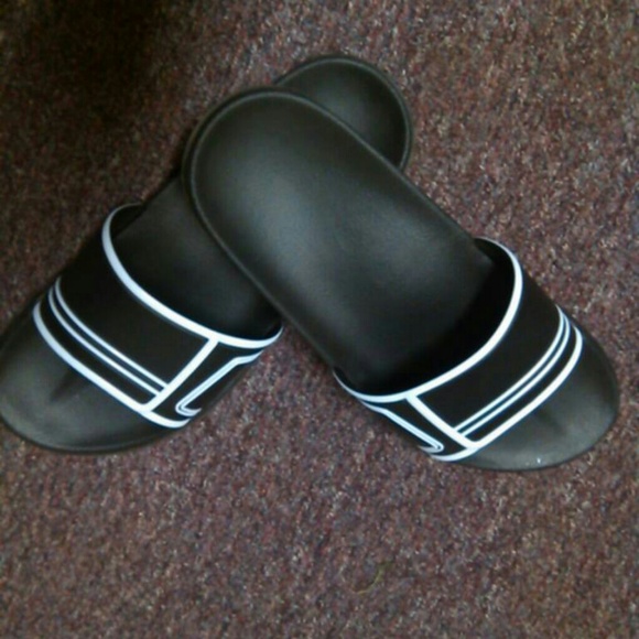 Sandles