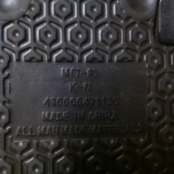 Sandles - Picture 3 of 3