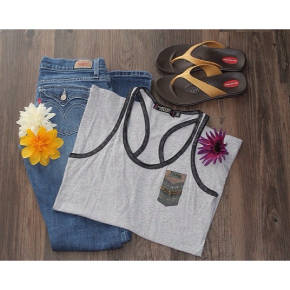 Forever 21 Tops - Cute Racer Back Tank F21