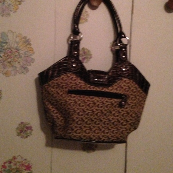 GUESS PURSE - Picture 3 of 4