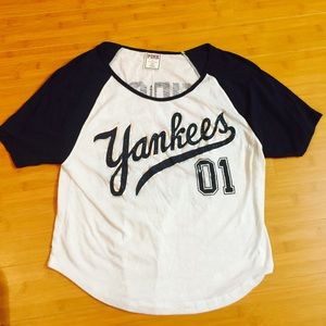 VS PINK Yankees tshirt