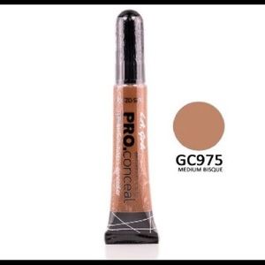 La girl concealer