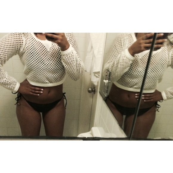 Open Knit Crop Top - Picture 4 of 4