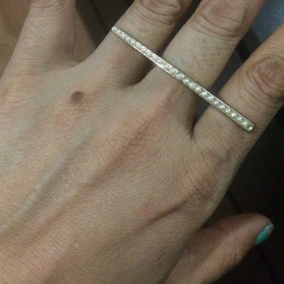 Finger ring