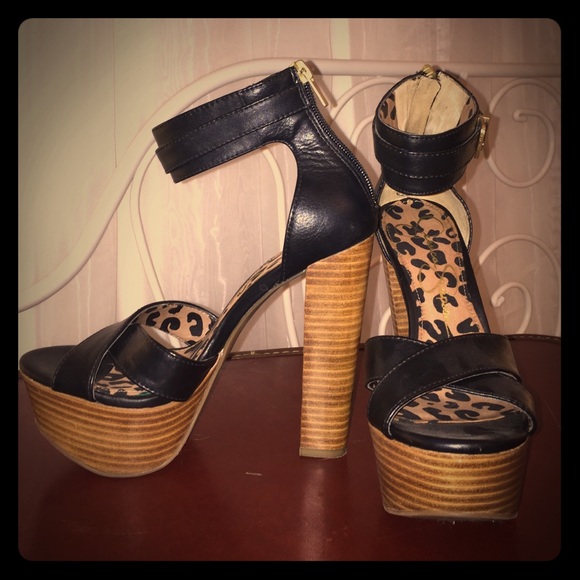Jessica Simpson platform strappy heels