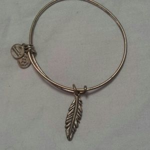 Alex&Ani Feather bangle silver