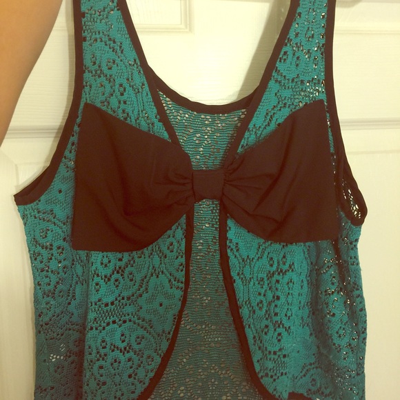 Very cute, flirty open backed top