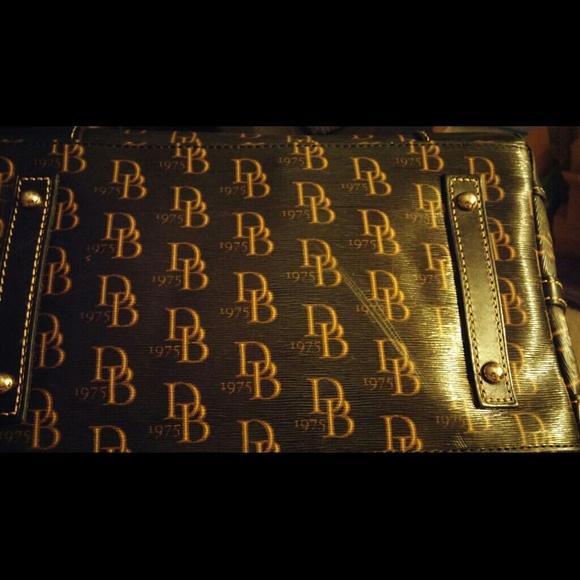 🔥SOLD🔥 Dooney & Bourke T'Moro 1975 Collection - Picture 2 of 4