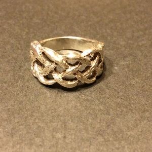 Beautiful sterling silver ring
