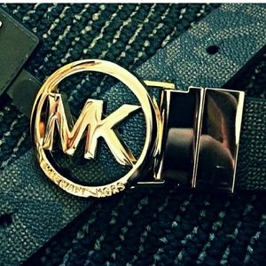 SOLD 🎁Michael kors reverisble belt