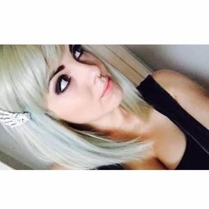 Meet your Posher, Adrianne