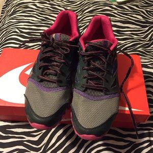 grey reebok zignanos