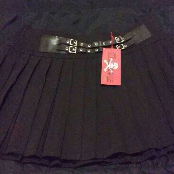 Hot Topic short skirt
