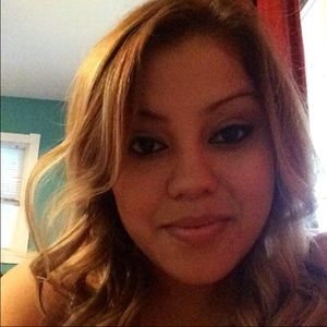 Meet your Posher, Cecilia