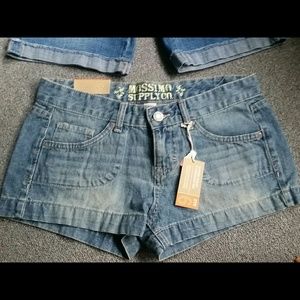 Lot of 4 pairs of 5/6 shorts
