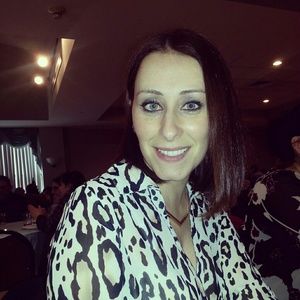 Meet your Posher, Debora