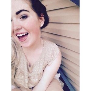 Meet your Posher, Ivy