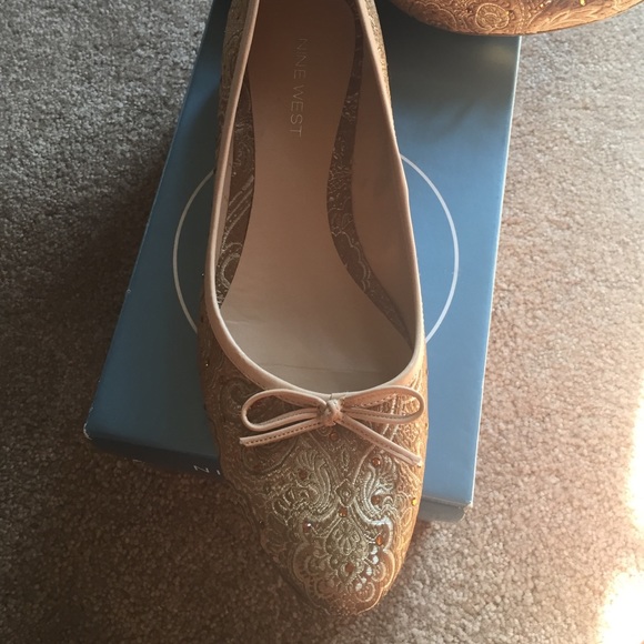 Nine West jeweled flats - Picture 2 of 4