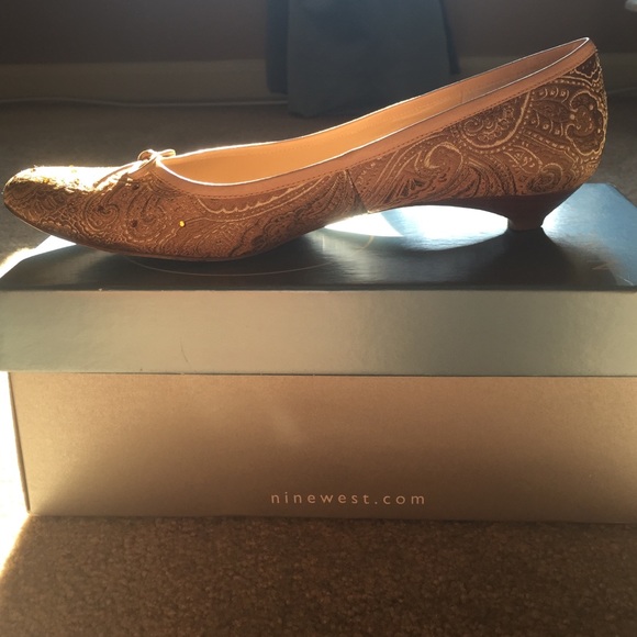 Nine West jeweled flats - Picture 3 of 4