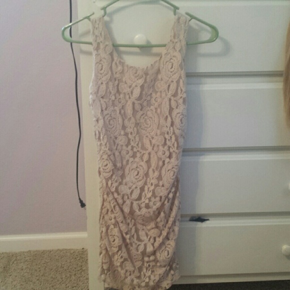 Nude lace stretch dress