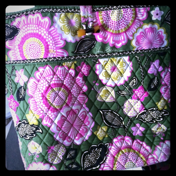 VERA BRADLEY TOTE BAG