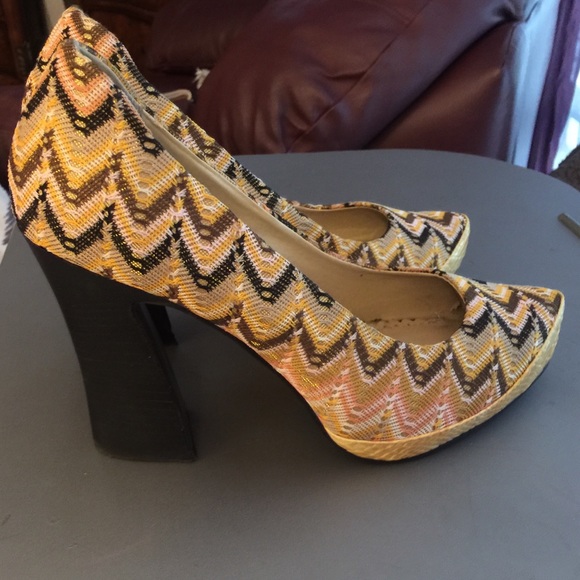 Shoes - Picture 2 of 3